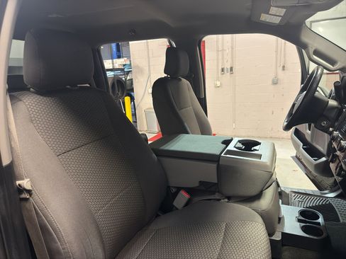 Used 2016 Ford F150 XLT image 21