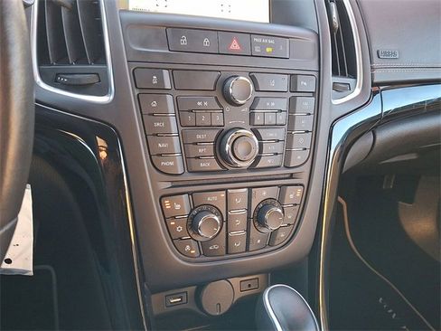 Used 2019 Buick Cascada Premium image 17