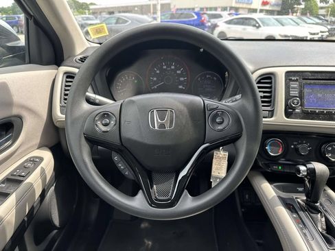 Used 2017 Honda HR-V LX image 12