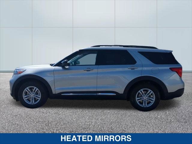 Used 2023 Ford Explorer XLT w/ Equipment Group 202A RWD image 2