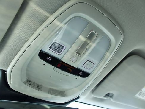 Used 2025 Volvo XC60 B5 Plus image 28