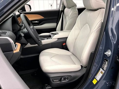 Used 2026 Toyota Grand Highlander Limited image 21