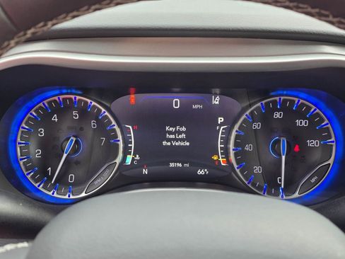 Used 2025 Chrysler Pacifica Select FWD image 23