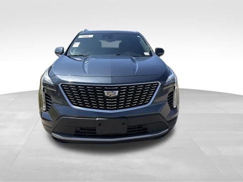 Used 2020 Cadillac XT4 Premium Luxury FWD image 3