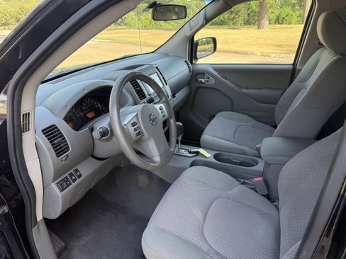 Used 2020 Nissan Frontier SV w/ SV Utility Package AWD/4WD image 9