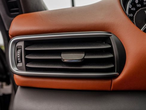 Used 2022 Maserati Levante GT image 8