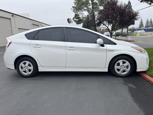 Used 2011 Toyota Prius Three w/ Navigation Pkg image 14