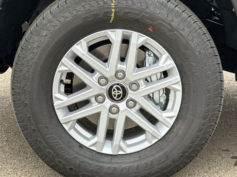 New 2026 Toyota Tundra SR5 AWD/4WD image 32
