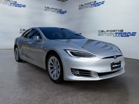 Used 2018 Tesla Model S 75D image 3