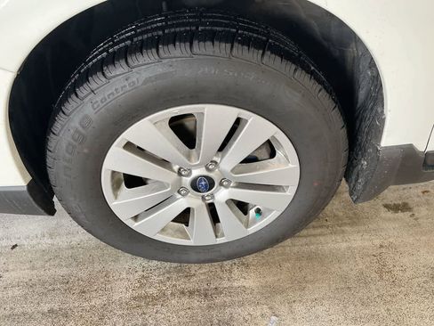 Used 2018 Subaru Outback 2.5i Premium image 10