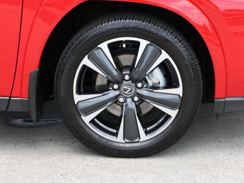 Used 2025 Lexus UX 300h FWD image 11