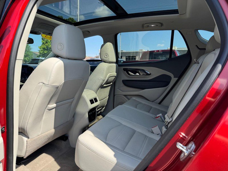 Used 2023 GMC Terrain Denali w/ Denali Premium Package AWD/4WD image 10