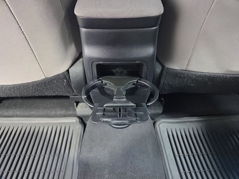 Used 2015 Toyota Corolla LE image 30