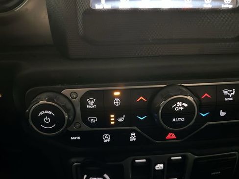 Used 2018 Jeep Wrangler Unlimited Sport S image 30