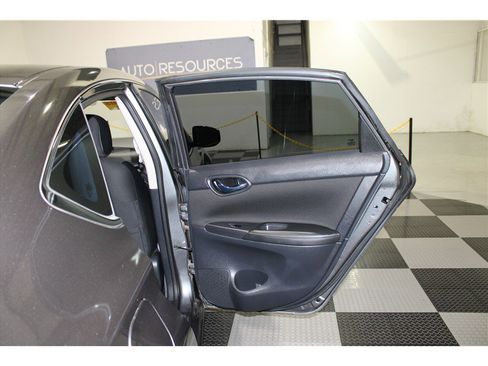 Used 2018 Nissan Sentra S w/ S Midnight Style Package image 22