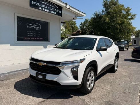 Used 2024 Chevrolet Trax LS w/ Driver Confidence Package FWD image 7
