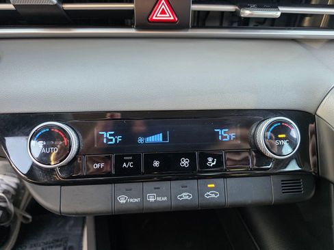 Certified 2022 Hyundai Elantra SEL image 34