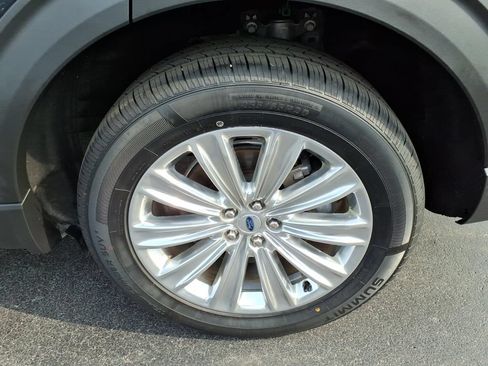 Used 2023 Ford Explorer Limited w/ Hybrid Equipment Group 310A AWD/4WD image 7