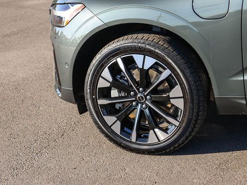 New 2026 Volvo XC60 T8 Plus w/ Climate Package image 9