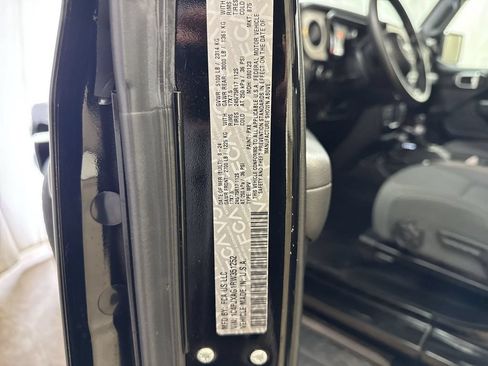 Used 2024 Jeep Wrangler Sport AWD/4WD image 27