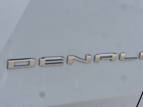 New 2026 GMC Yukon Denali Ultimate AWD/4WD image 24