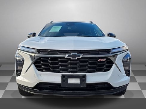 Used 2025 Chevrolet Trax RS w/ Driver Confidence Package FWD image 2