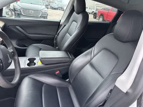 Used 2021 Tesla Model Y Performance image 3