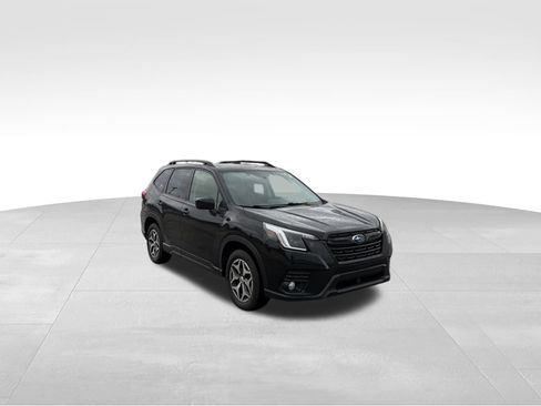 Used 2023 Subaru Forester Premium AWD/4WD image 4