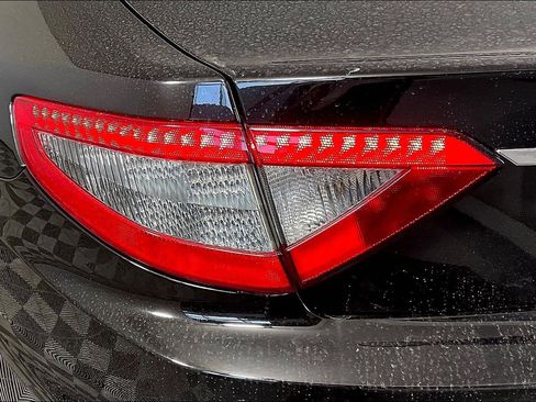 Used 2018 Maserati GranTurismo Convertible image 31