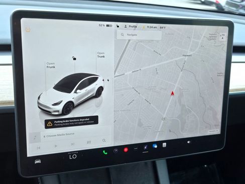 Used 2023 Tesla Model Y Long Range AWD/4WD image 19