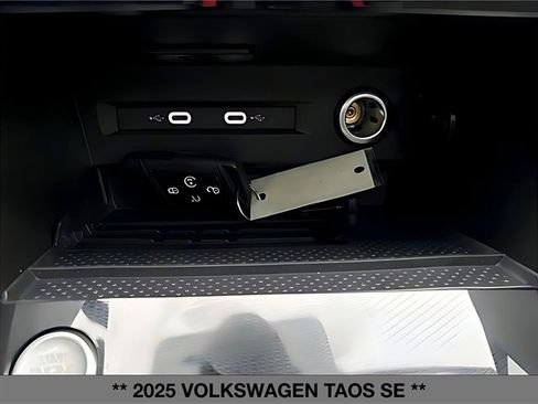 Used 2025 Volkswagen Taos SE w/ Panoramic Sunroof Package image 23
