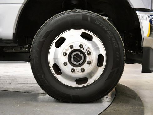 Used 2021 Ford F350 Lariat w/ Lariat Value Package image 37