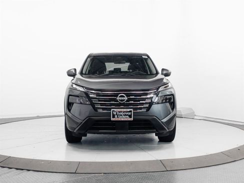 Used 2024 Nissan Rogue SV AWD/4WD image 2