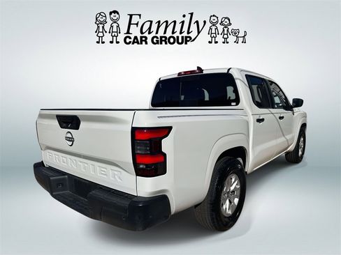 Used 2025 Nissan Frontier S w/ S Utility Package image 3
