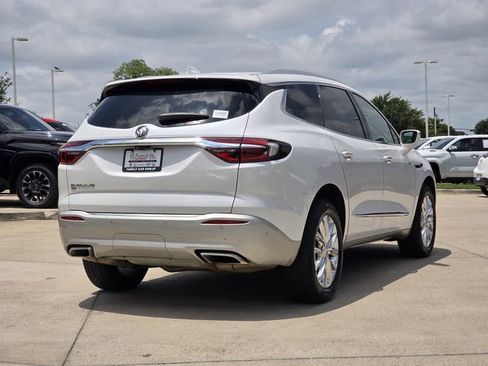 Used 2020 Buick Enclave Premium w/ Surround and Sites Package AWD/4WD image 4