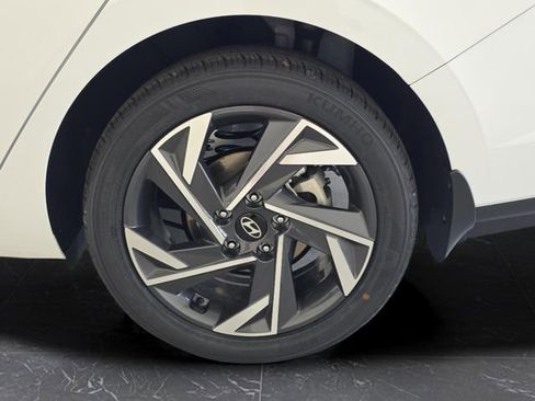 New 2025 Hyundai Elantra Sport image 32