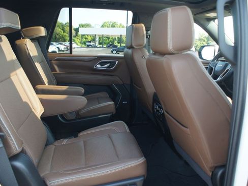Used 2024 Chevrolet Tahoe High Country AWD/4WD image 22