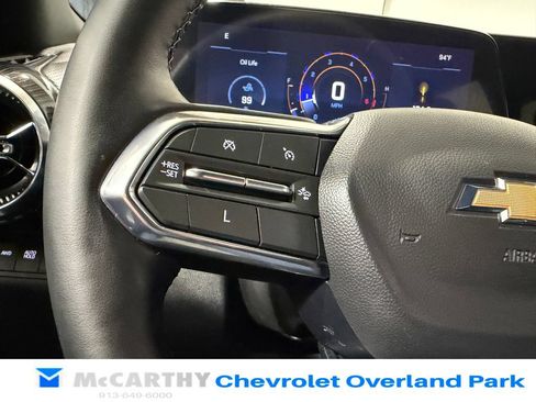 Used 2025 Chevrolet Equinox LT AWD/4WD image 14