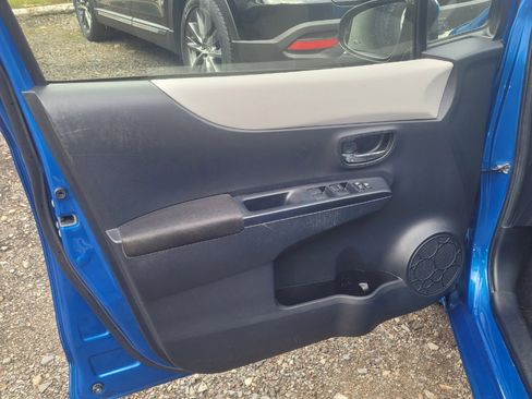 Used 2014 Toyota Yaris LE image 10