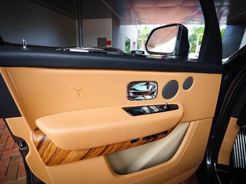 Used 2022 Rolls-Royce Cullinan AWD/4WD image 38