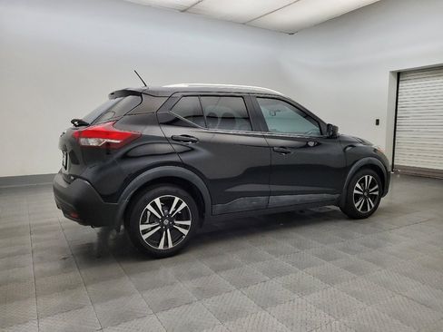 Used 2018 Nissan Kicks SV image 10