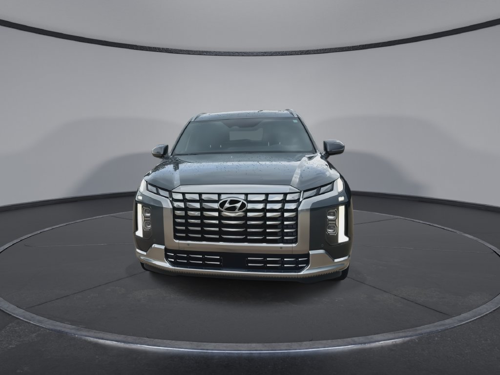 Used 2023 Hyundai Palisade Calligraphy FWD image 3
