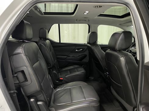 Used 2019 Chevrolet Traverse Premier w/ Driver Confidence II Package FWD image 33