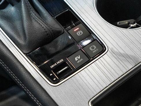 Certified 2025 Toyota Sienna LE w/ LE Plus Package image 26