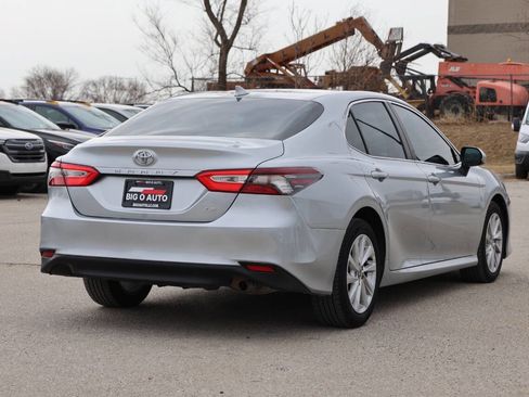 Used 2022 Toyota Camry LE image 9