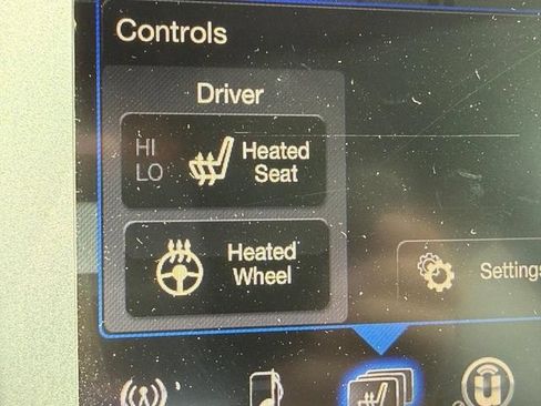 Used 2016 Jeep Cherokee Latitude w/ Cold Weather Group FWD image 22