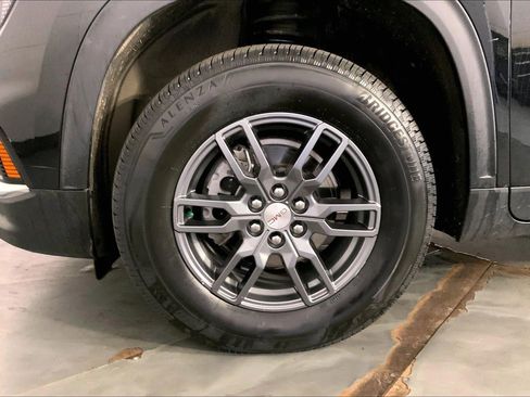 Used 2025 GMC Acadia Elevation AWD/4WD image 9