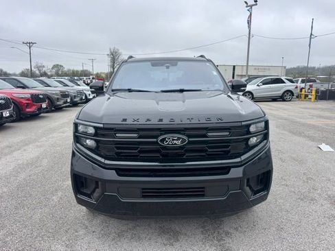 Used 2025 Ford Expedition Platinum w/ Stealth Performance Package AWD/4WD image 8