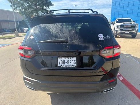Used 2025 Honda Pilot Black Edition image 6