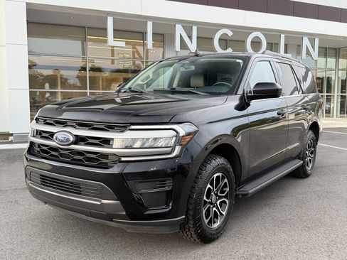 Used 2024 Ford Expedition XLT RWD image 1